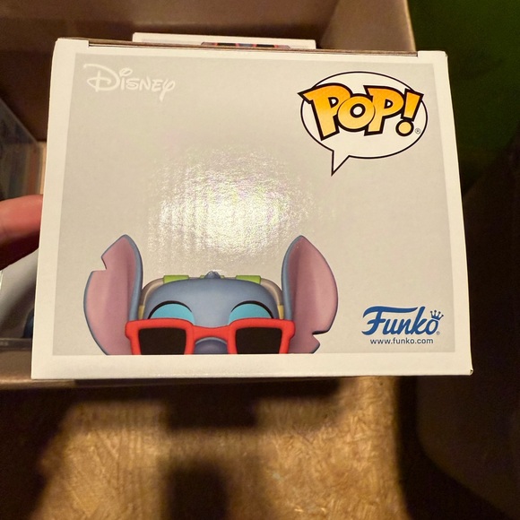 Funko Pop Lilo & Stitch, Stitch in Sunlounger 
Vinyl Figure #1639 - Picture 2 of 4
